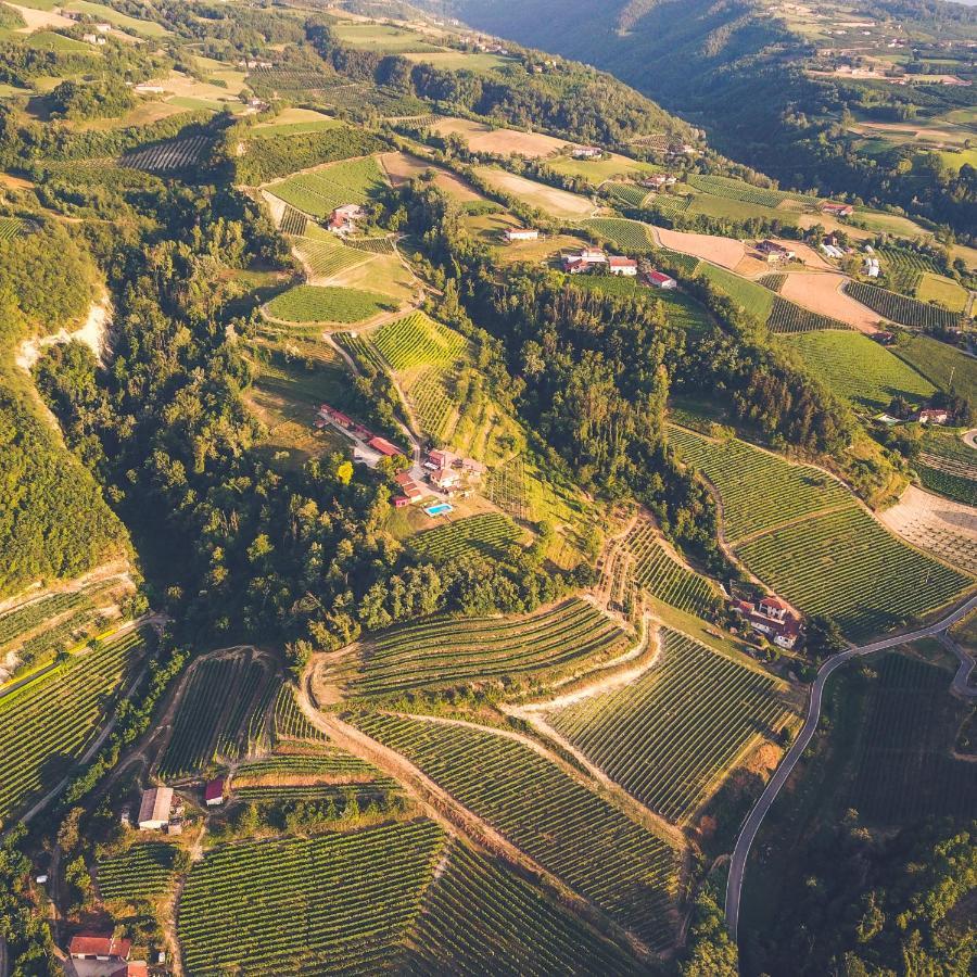 Tenuta Monteoliveto - Family Cottage - Agriturismo Nelle Langhe Vesime Экстерьер фото